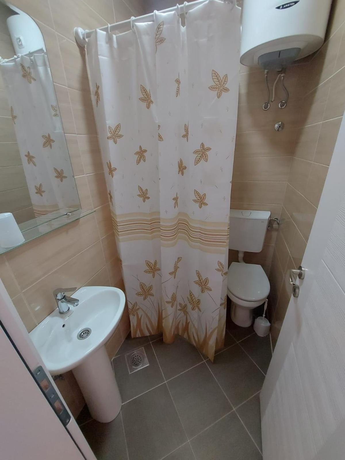 Apartmani Sunce Бар Стая снимка